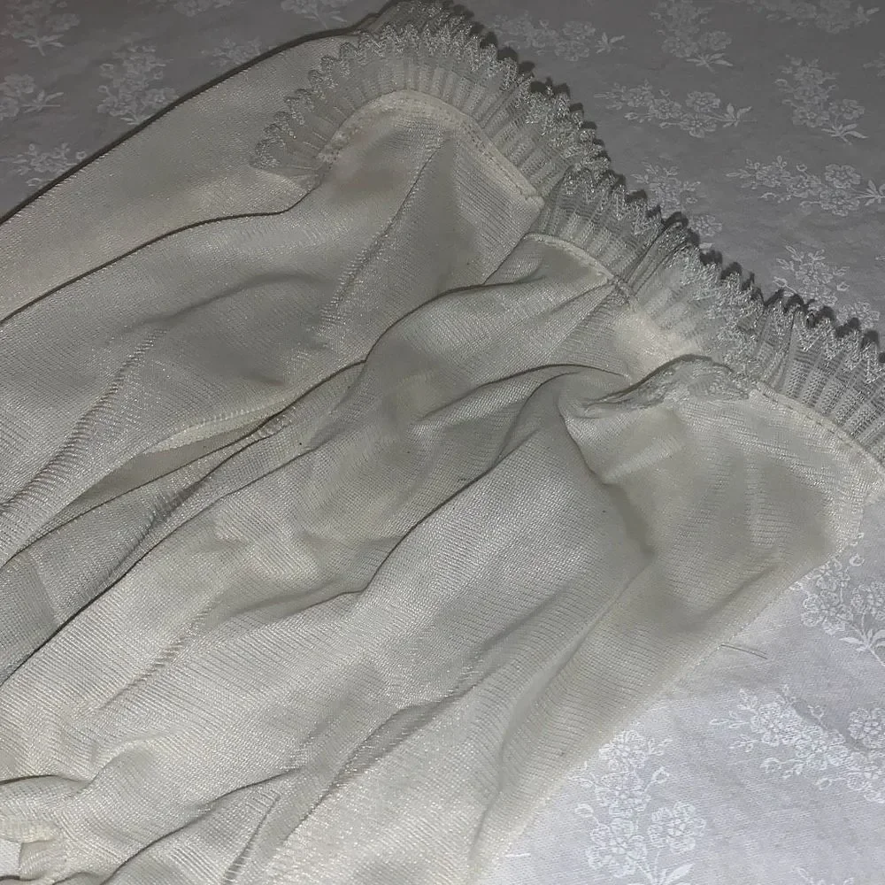 Vintage White Sheer Chiffon Nylon Gloves Size Large‎